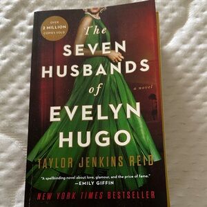 The Seven Husbands of Evelyn Hugo Book